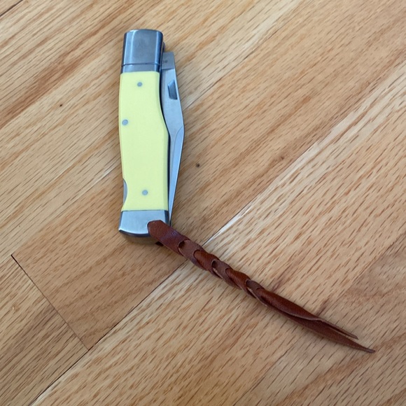 A.G.Russell Gu stock Lockbacks with Yellow Delrin - Picture 3 of 10